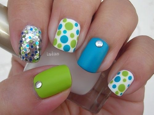 Fashionable design of manicure for short nails - photo ideas