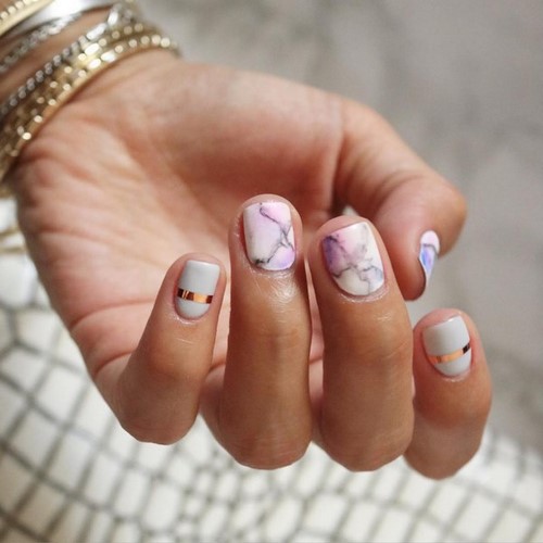Modny design manicure na krótkie paznokcie - pomysły fotograficzne
