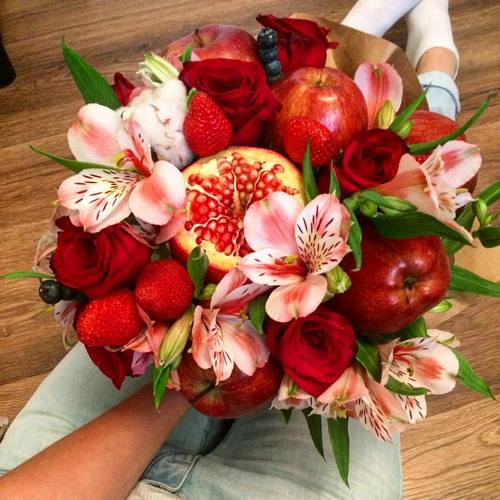 Choose a bouquet: the most beautiful and fashionable bouquets of flowers - photo