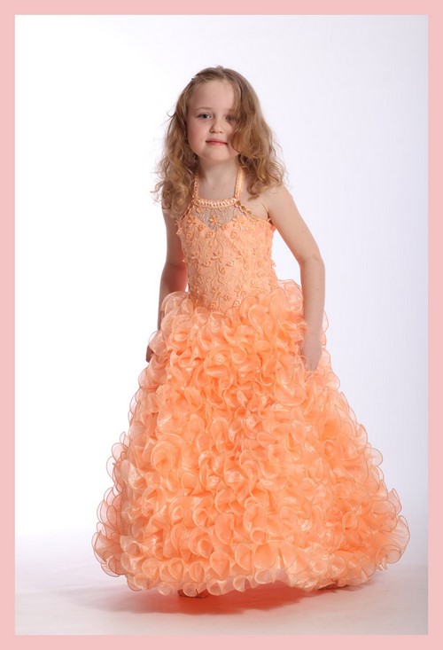 For little fashionistas! Beautiful graduation dresses for girls