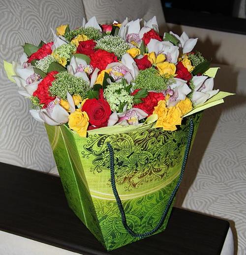 טרנד פרחים אופנתי: עשה זאת בעצמך פרחים בקופסה