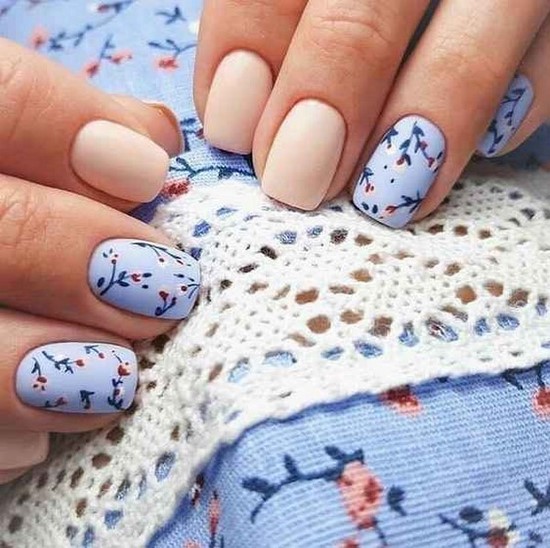 Piękny manicure na kwadratowych paznokciach - pomysły na zdjęcia, trendy w modzie