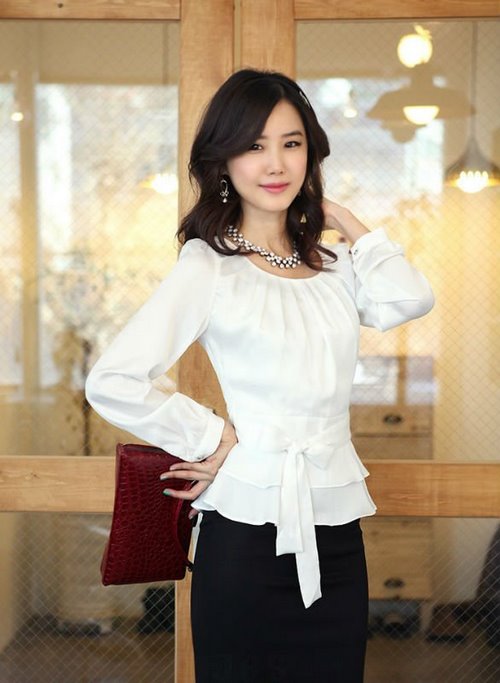 Fashionable blouses for women for every taste - photos, trends, ideas of images