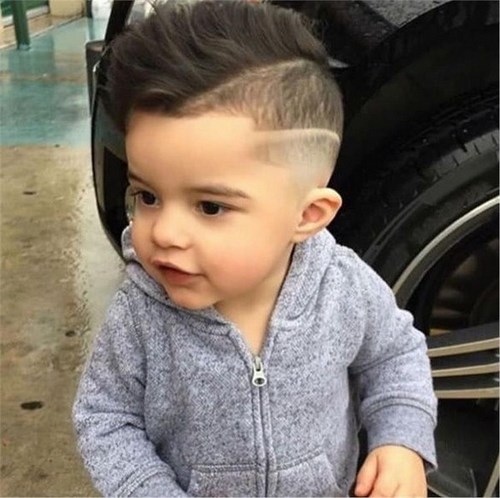 Cắt tóc thời trang cho bé trai. Hình ảnh cắt tóc ý tưởng, xu hướng, xu hướng