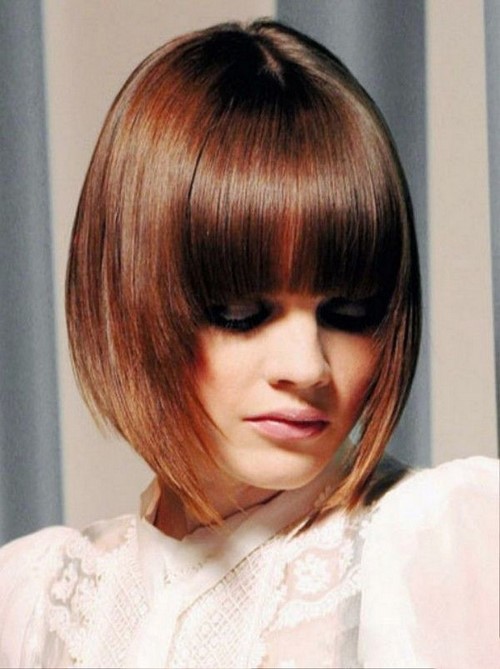 Modne fryzury dla średnich włosów - zdjęcia, trendy, pomysły na stylizację