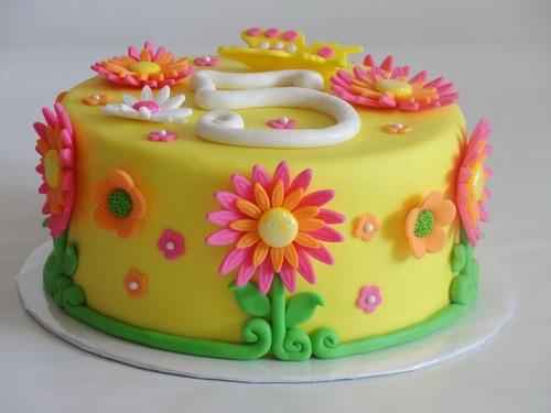 Bolos de aniversário lindo. Idéias de fotos incríveis para decorar bolos