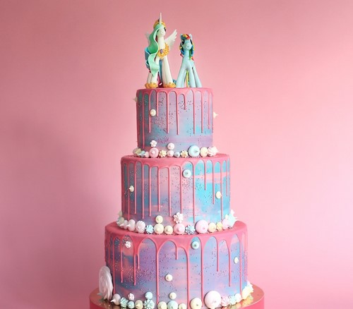 Krásné narozeninové dorty. Úžasné fotografie nápadů na zdobení dortu