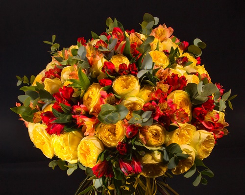 Ang pinakamagagandang bouquets ng peonies: disenyo, floral trend, mga ideya sa disenyo
