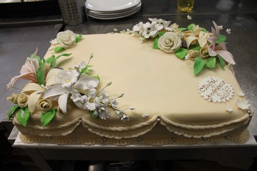 Los pasteles más bellos para el aniversario: ideas de diseño fotográfico y decoración de pasteles