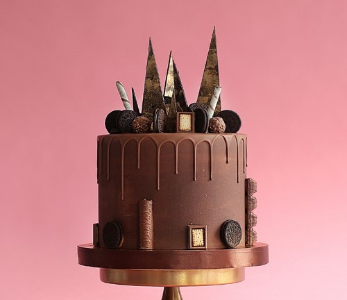 Najpiękniejsze ciasta na rocznicę - pomysły na projektowanie zdjęć i wystrój ciast