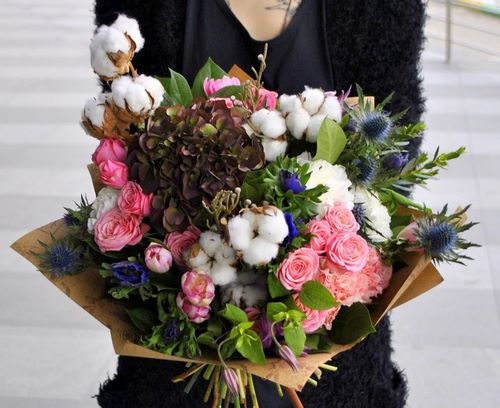 The most beautiful winter bouquets. Photo of the idea of ​​bouquets with a winter mood