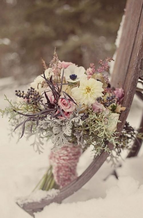 ช่อดอกไม้ฤดูหนาวที่สวยที่สุด ภาพถ่ายความคิดของช่อที่มีอารมณ์ฤดูหนาว
