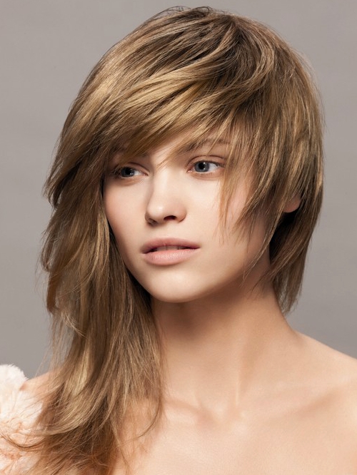 Fashionabla trasiga frisyrer - fotoidéer frisyrer för olika hårlängder