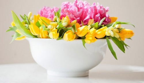 Smukke forårbuketter med blomster og foråret blomsterarrangementer
