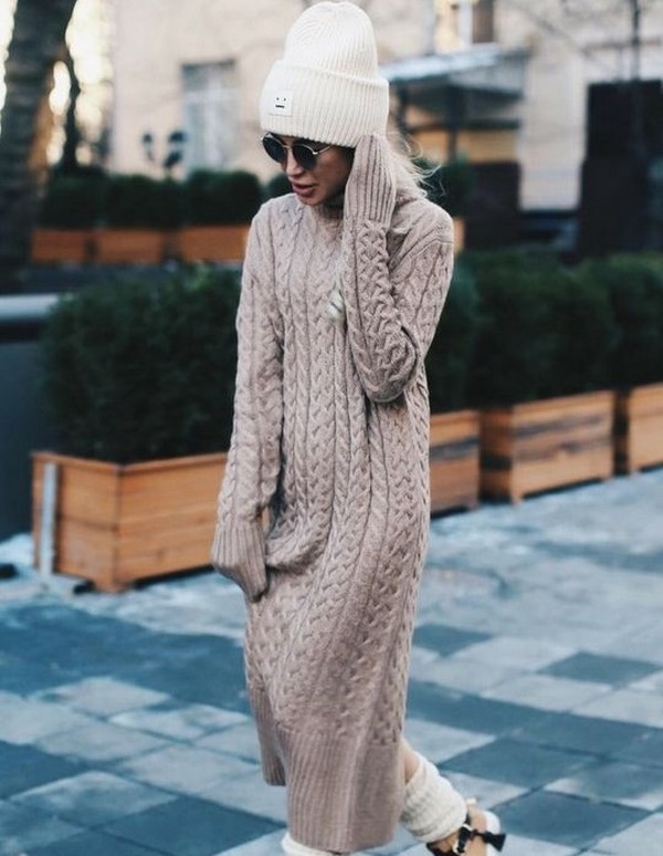Krásné pletené šaty podzim-zima: módní luky na fotografii