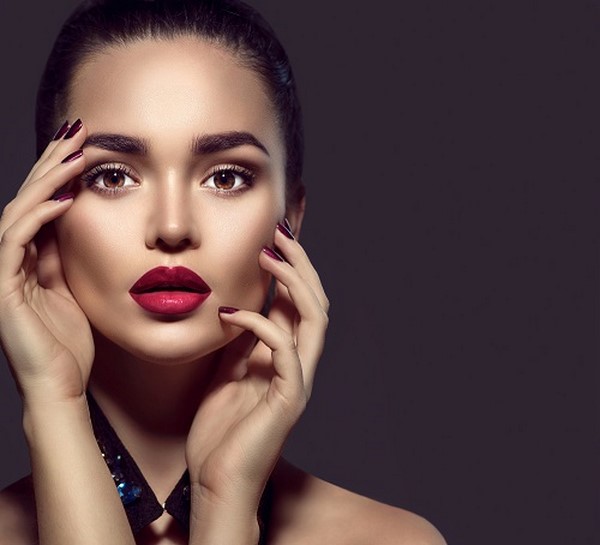 Brilliant make-up untuk Tahun Baru 2020: idea foto terbaik untuk solek Tahun Baru