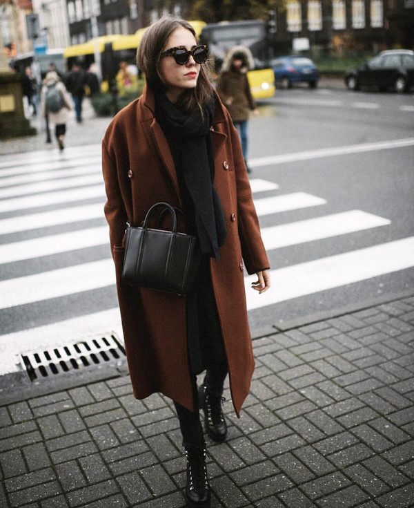 What will be the most current trends on the coat in the new season - see photo images