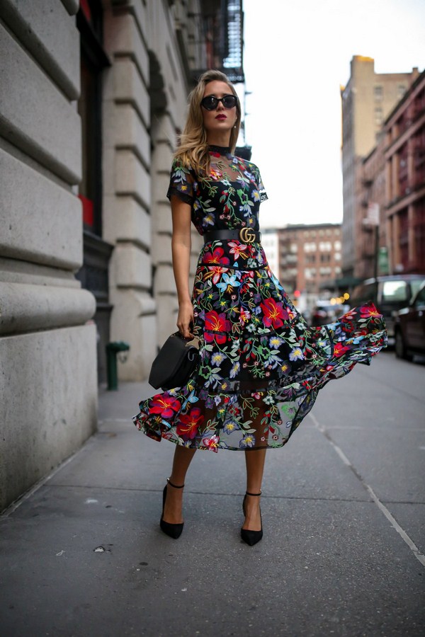 Smukke kjoler til foråret - foto nyheder og trends på de TOP 11 trends