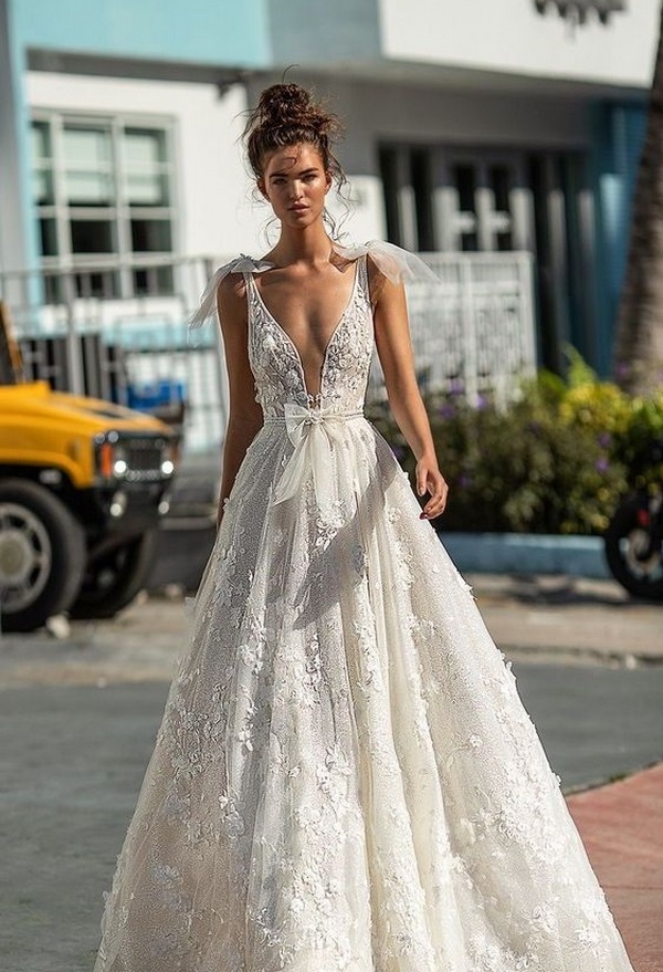 Žavios vestuvinės suknelės - mados naujienos, modeliai ir stiliai