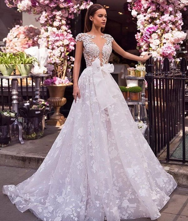 Vestidos de novia con encanto: novedades, modelos y estilos de moda