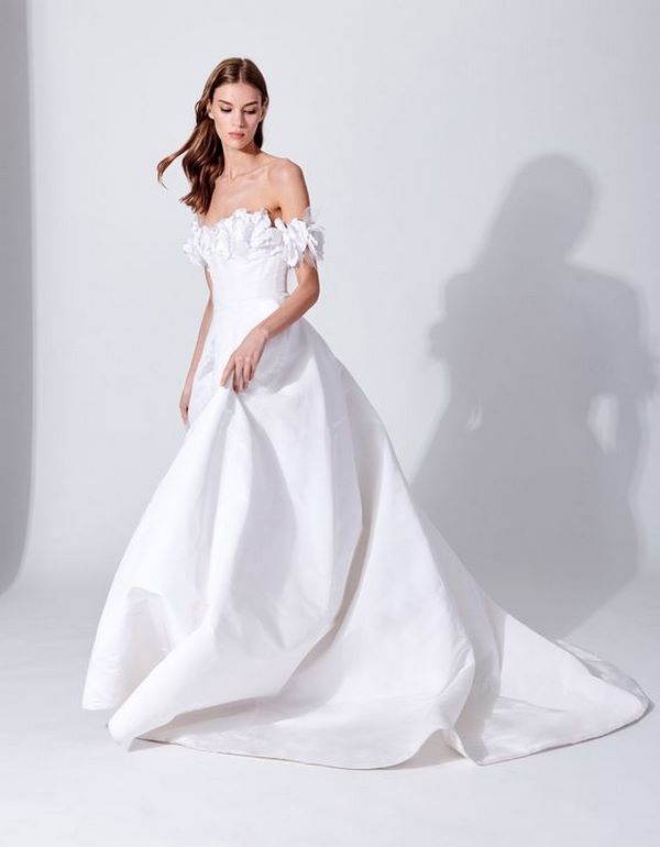 Žavios vestuvinės suknelės - mados naujienos, modeliai ir stiliai