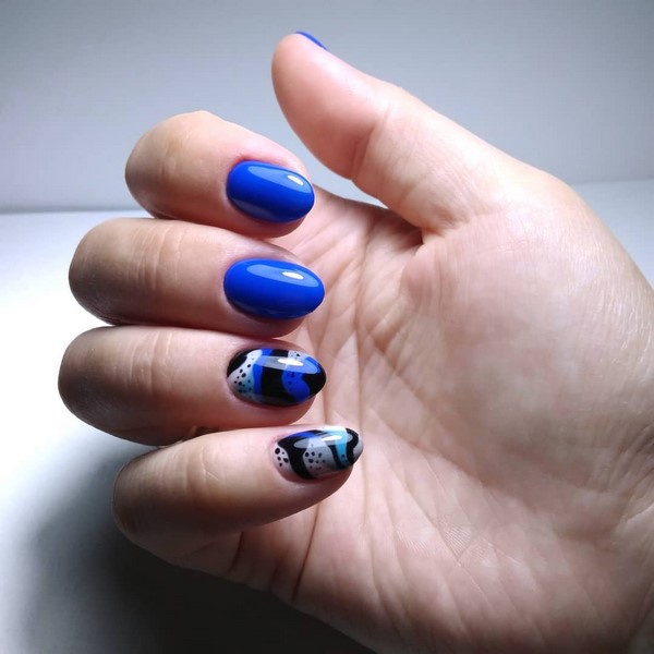 Inspirerende blauwe manicure. Top innovaties