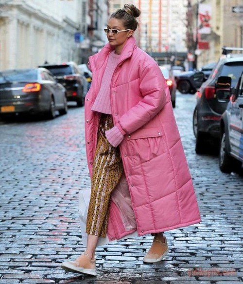 Oversized trending jassen: foto-ideeën over het dragen van een oversized jas