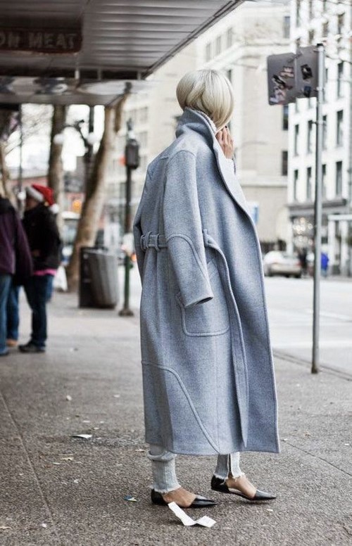 Overdimensionerade trendrockar: fotoidéer om hur man bär en stor kappa