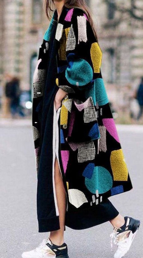 Nadměrné trendy barvy: fotografické nápady, jak nosit nadměrný kabát