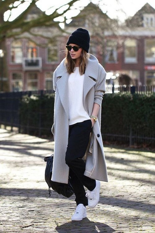Nadmerné trendové plášte: fotografické nápady, ako nosiť nadmerný kabát